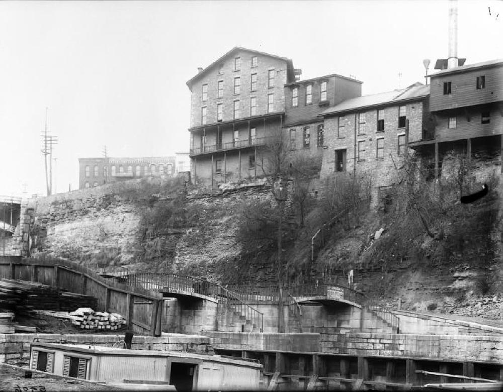 North Bank of Lockport Locks, 1907 page 1