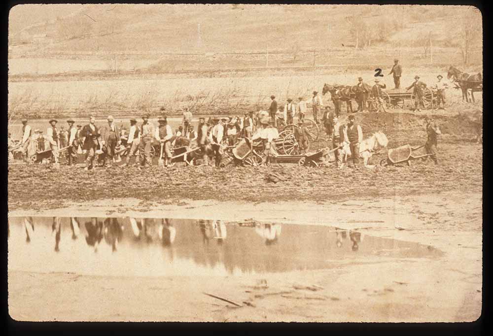 Photograph of laborers repairing a break in the Erie Canal at Sprakers, 1872 page 1