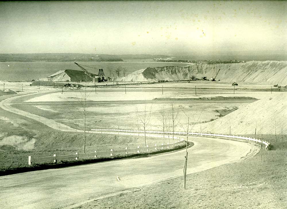 Sand Mining Steers Sand Pit page 1