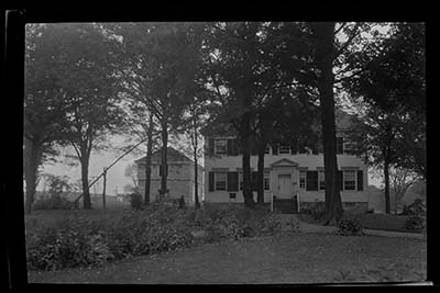 Load Johnson Hall and barn, Johnstown, N.Y. in Main Document Viewer