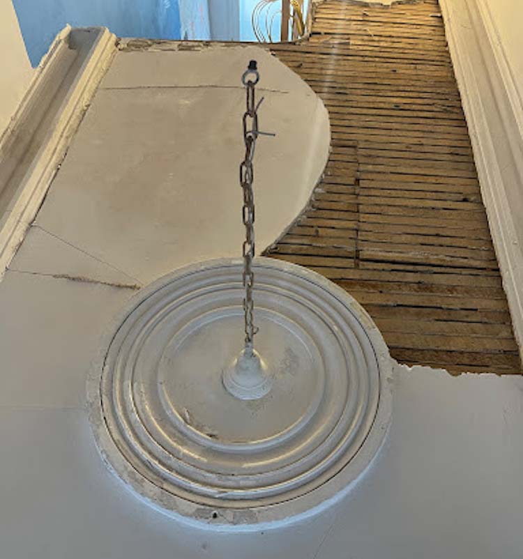 Load Medallion with concentric circles in Main Document Viewer