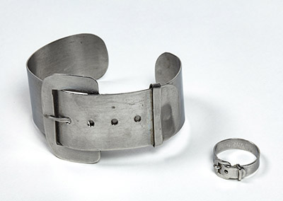 Load Bracelet and ring in Main Document Viewer