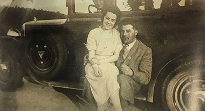 Sigmund and Frieda Marx With Car thumbnail page 1