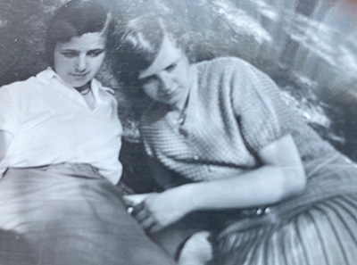 Hilla and Kätchen Reichardt in Niedermarsberg thumbnail page 1