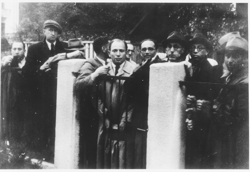 Polish-Jewish refugees lined up outside of the Japanese consulate waiting for visas from Sugihara page 1