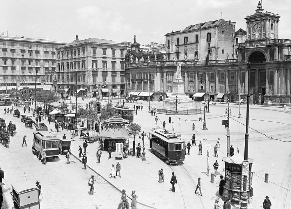 Piazza Dante, Naples, Italy, 1923 page 1