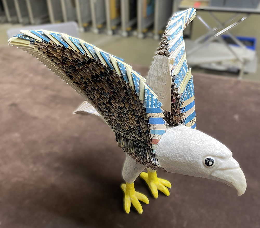 Bald Eagle sculpture, by Shi-Mu Chen page 1