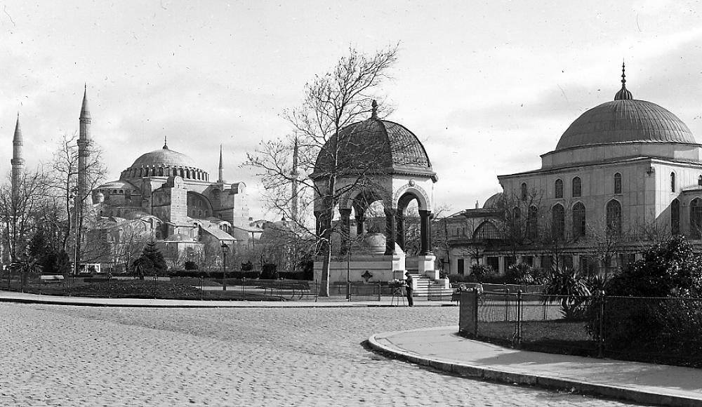 Kaiser Wilhelm Fountain, Constantinople (Istanbul), Turkey, 1926 page 1