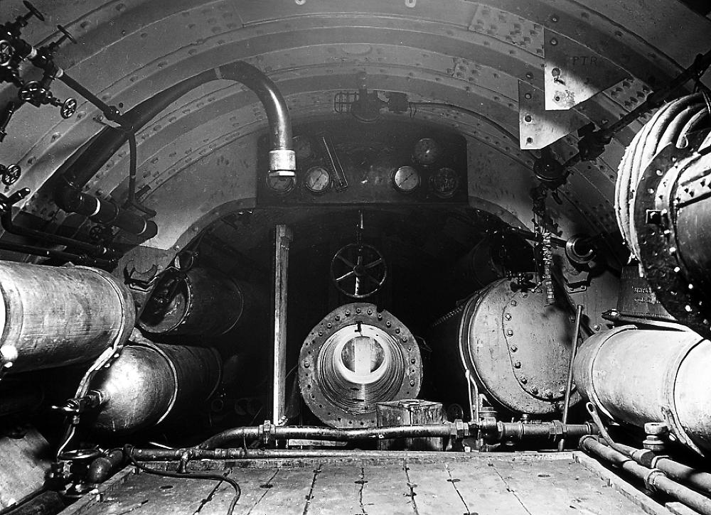 Submarine Interior, 1916 page 1