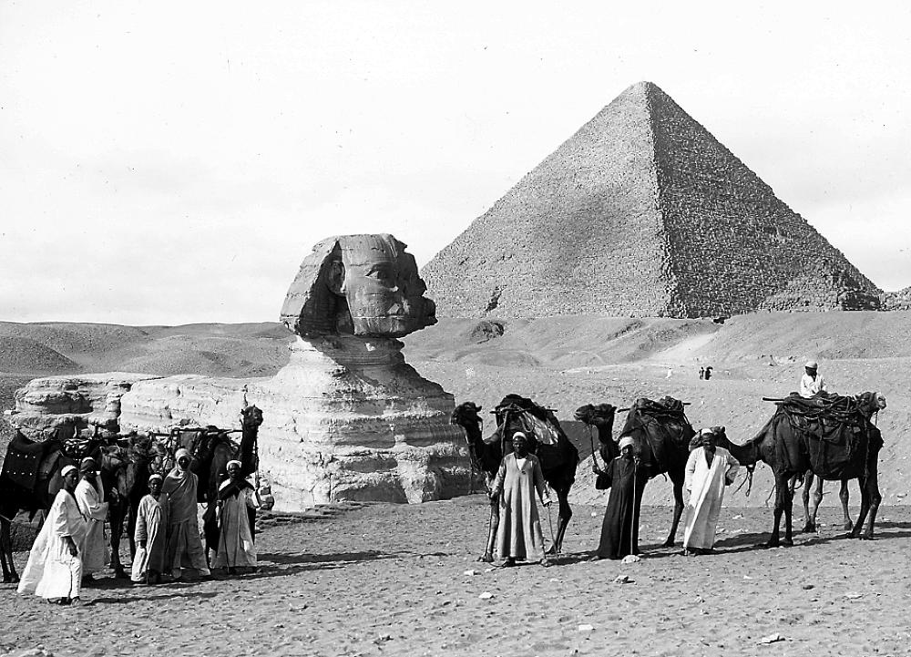 Sphinx and Great Pyramid of Cheops at Gizeh, 1913 page 1