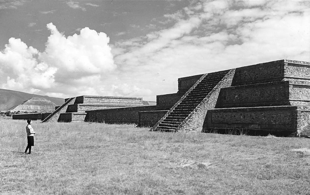 San Juan Teotihuacan, Mexico, 1928 page 1