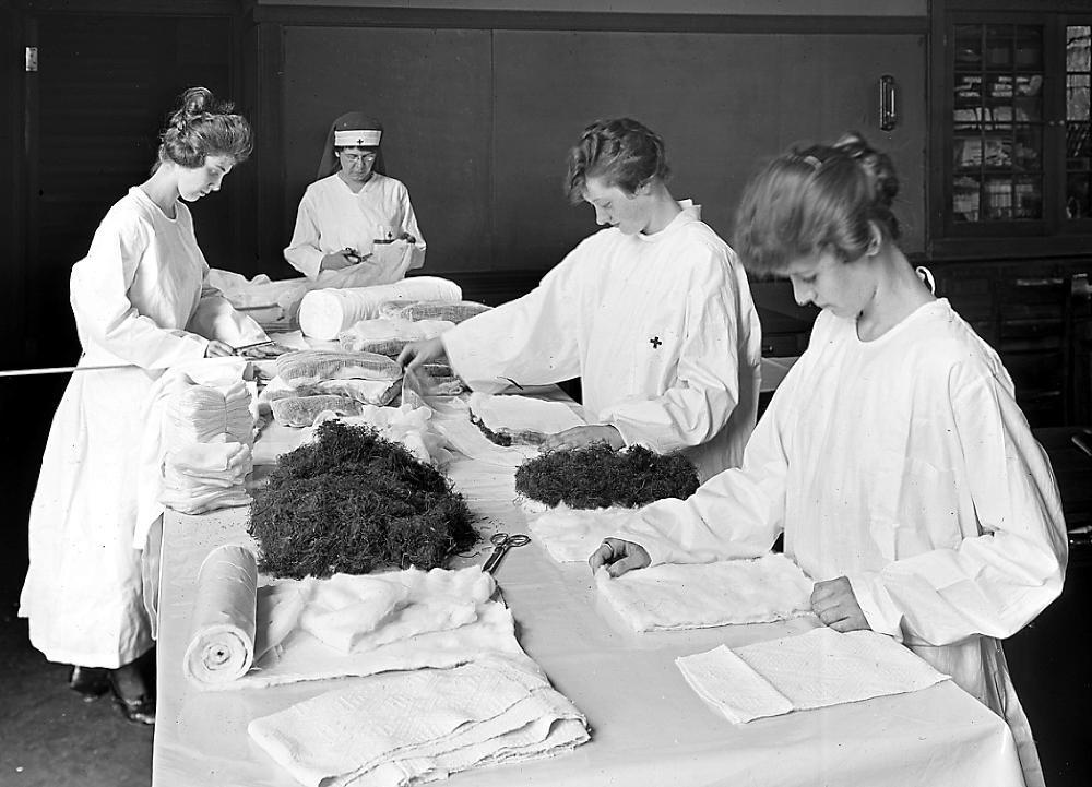 Women Making Oakum Pads, World War I, 1917 page 1